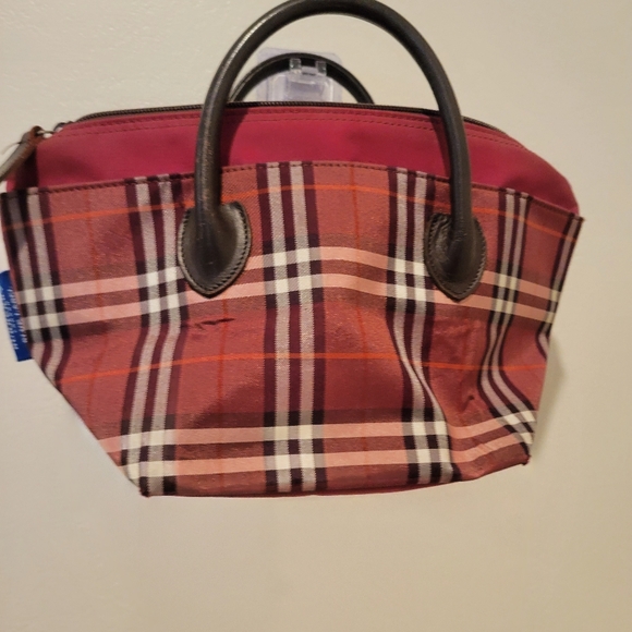 ๐RARE Blue Label Red Burberry NWOT in Mint Condition Shoulder Bag๐ - Picture 1 of 13